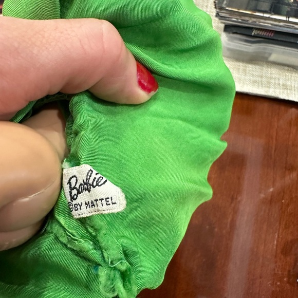 VINTAGE 1960S MATTEL BARBIE DOLL W/ SENIOR PROM DRESS GREEN/BLUE BUBBLE CUT HAIR - Picture 5 of 11